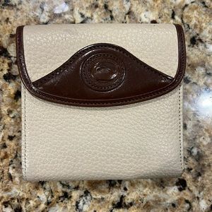 Vintage Dooney& Bourke leather wallet
